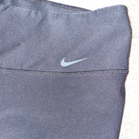 Cropped Nike leggings - Picture 2 of 2